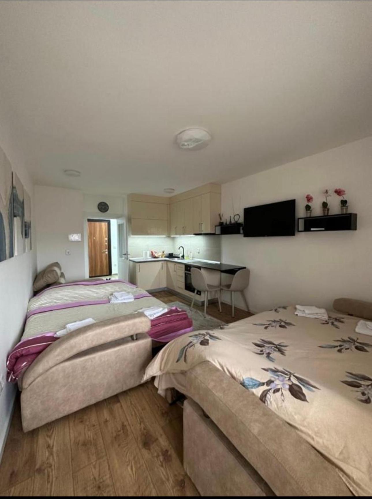 Apartmani Imperial Novi Pazar Esterno foto