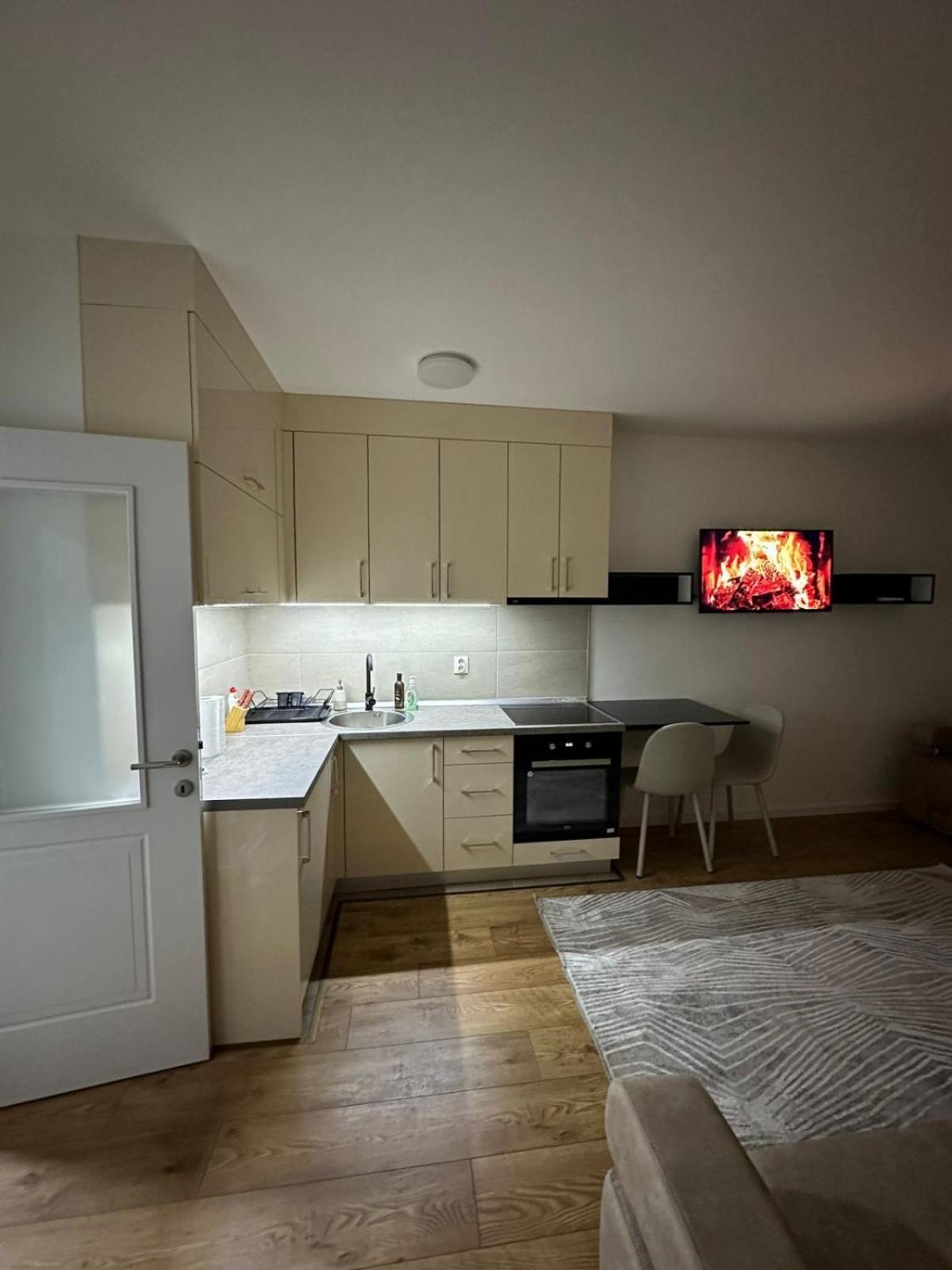Apartmani Imperial Novi Pazar Esterno foto